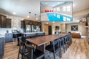 Branson 10 Bedroom Lakeside Lodge! PRIVATE HEATED POOL!